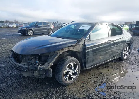 2017 Honda Accord Lx z USA, uszkodzony, nr VIN 1HGCR2F30HA272040